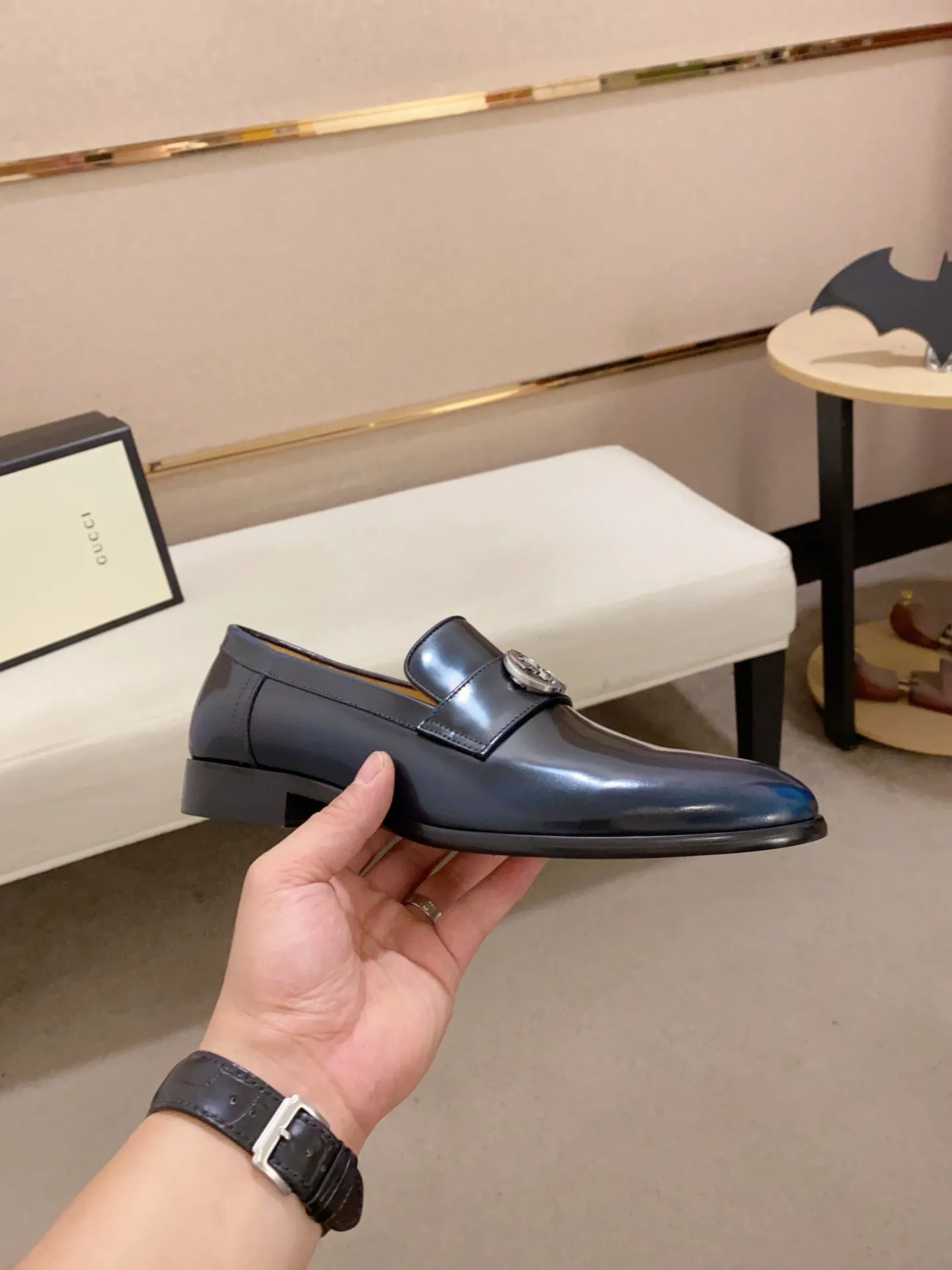 Men's shoes 💰: 520💰 (GUCCI) new series ss hot new products 💢 💠 Casual leather shoes 👞, first layer of cowhide, upper hardware buckles and logo on the sides of the shoe, brand logo on the insole and sole 💠 💎Upper: 100% cowhide 💎Inner: cowhide/100% 💎Feet: cowhide/100% 💎Sole: rubber/100% 💎SIZE: 38 39 40 41 42 43 44 Can be customized 45